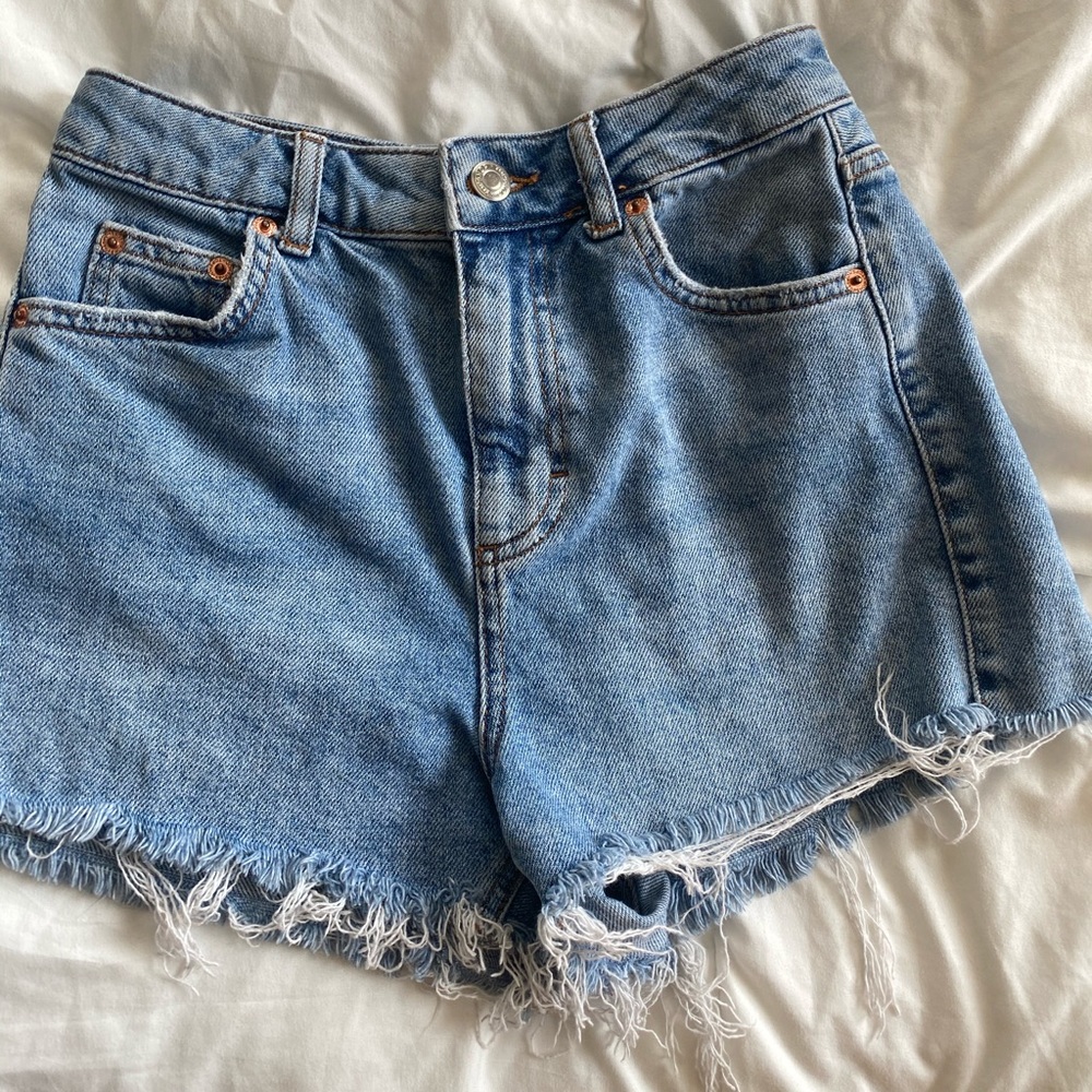 Denim shorts - Picture 2 of 3